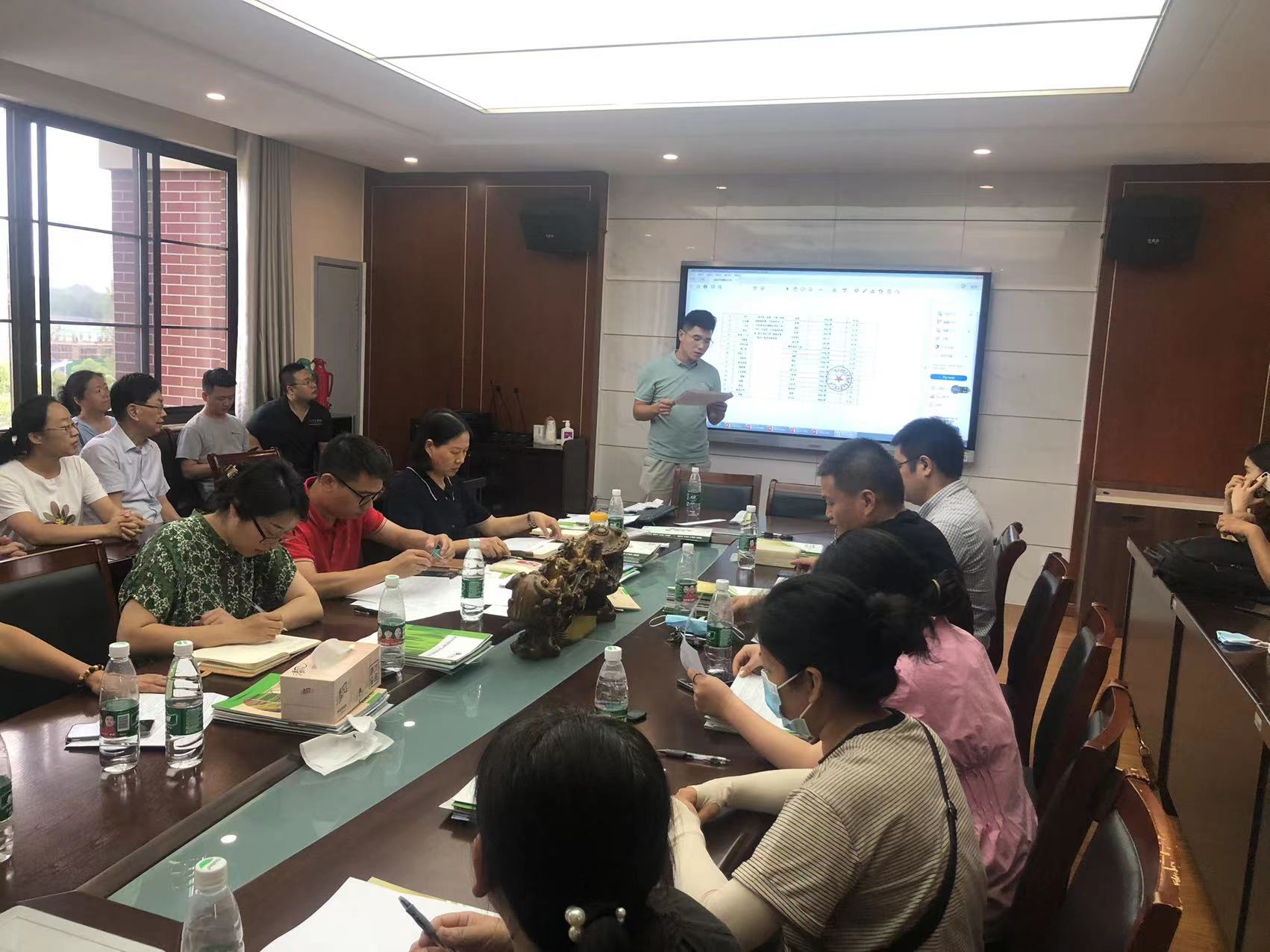 【安全第一】南京市伯乐中学举行大宗食材二次招标会议_html_m6aa5b17f.jpg