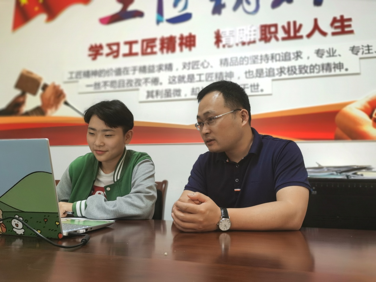 奋斗的青春最美丽修改(1)_html_14c4ecc4.jpg