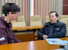 携手跨越挫折_html_m68c2b4b3.png