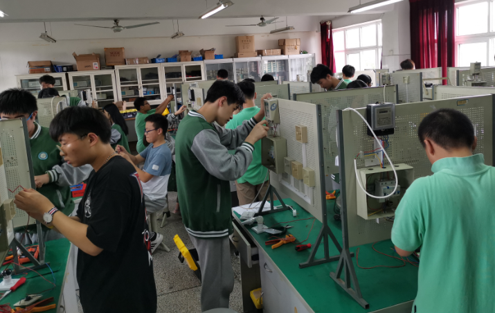 展专业技能，显专业风采--2020年机电工程系年段标高考试_html_m51c88b6d.png