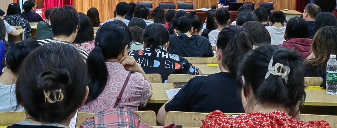 使命在肩，荣光在前_html_6c4b2cc.jpg