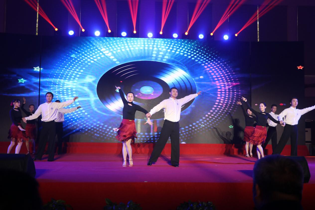 匠心向未来  2024年庆元旦展演暨表彰典礼_html_2be95409.jpg