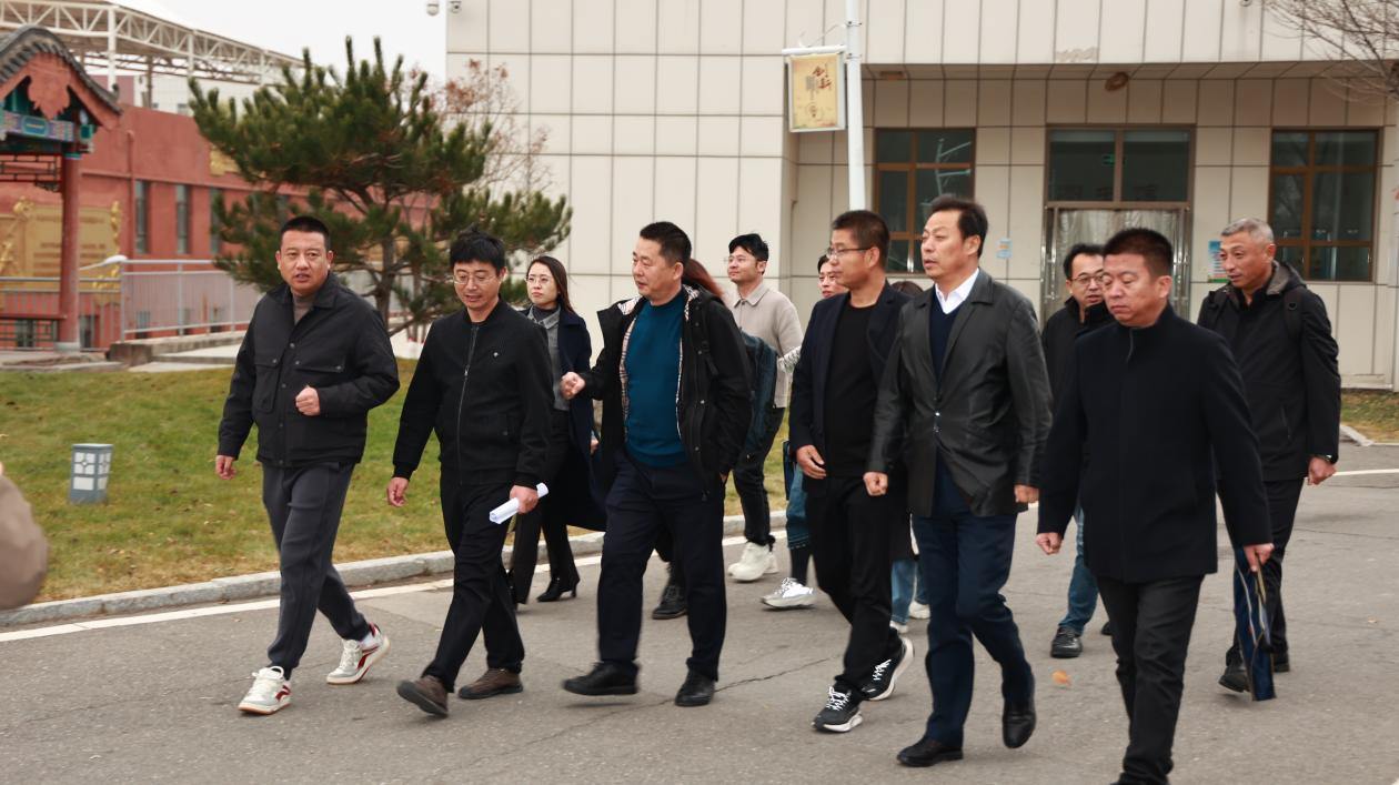 栖霞职教一行到湟中职教中心交流考察_html_314545b.jpg