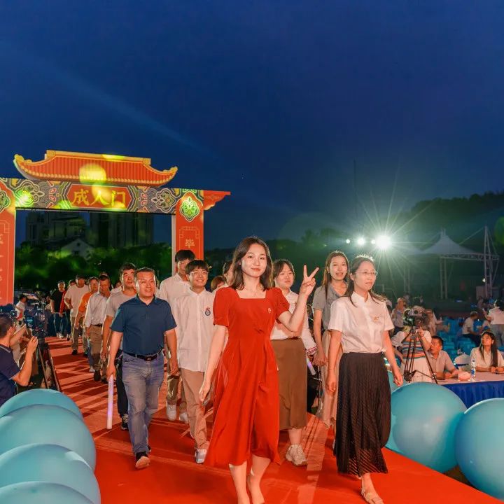 十八而志 我们启航  微信_html_m12582b68.jpg