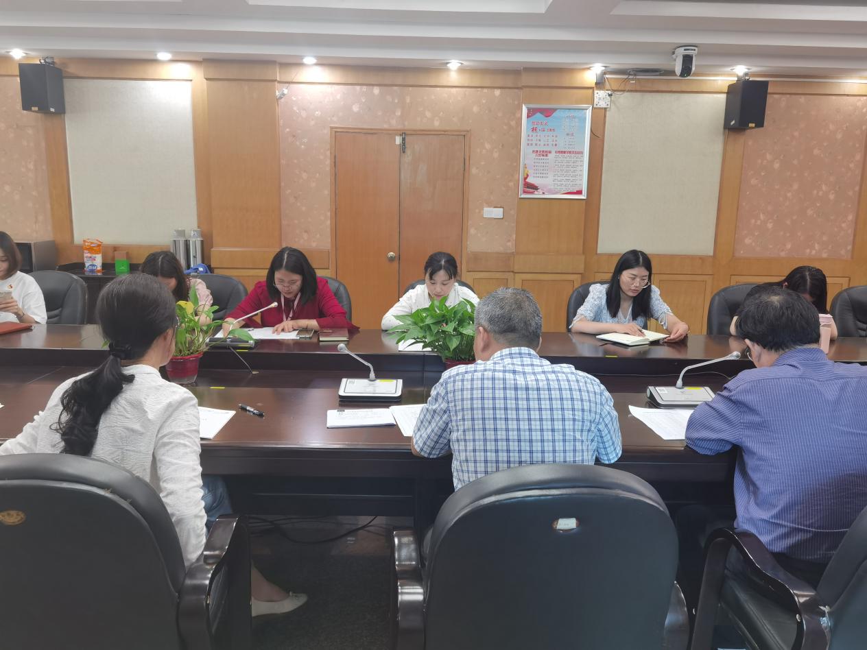 迈皋桥校区党支部召开预备党员转正大会_html_m3377eba5.jpg