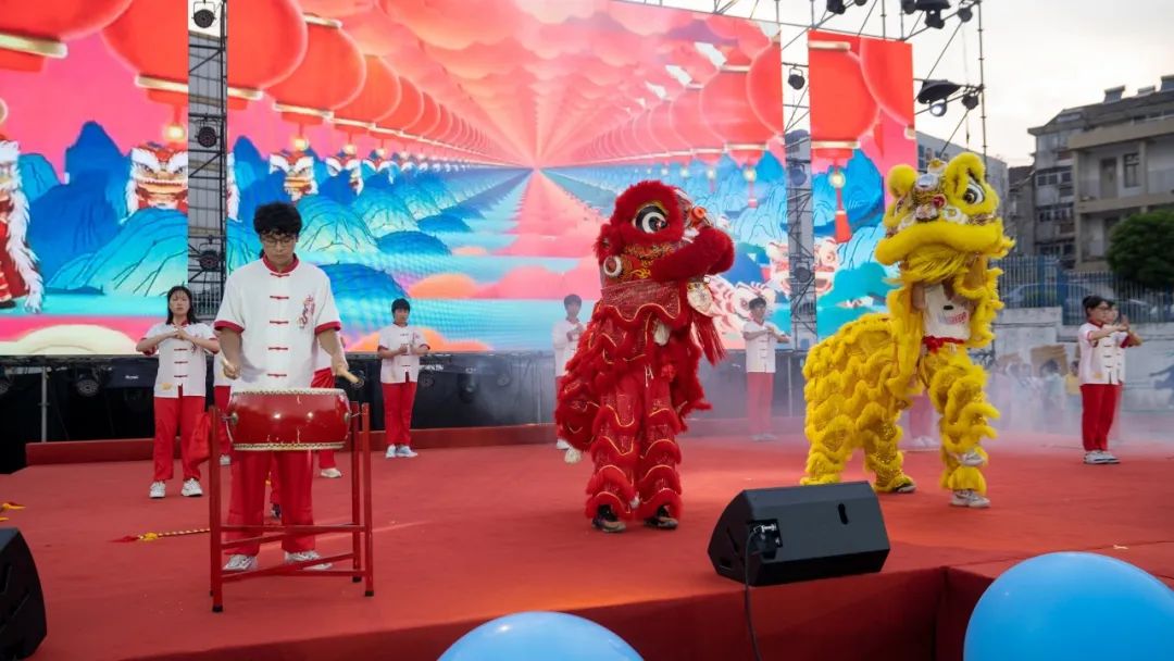 从成人门到工匠路，南京新港中专这场成人礼让传统与匠心同频共振！_html_215e6400.jpg