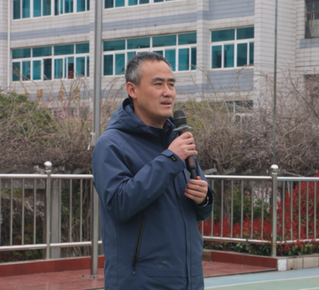向标兵看齐  向进步学习_html_m21c11917.png