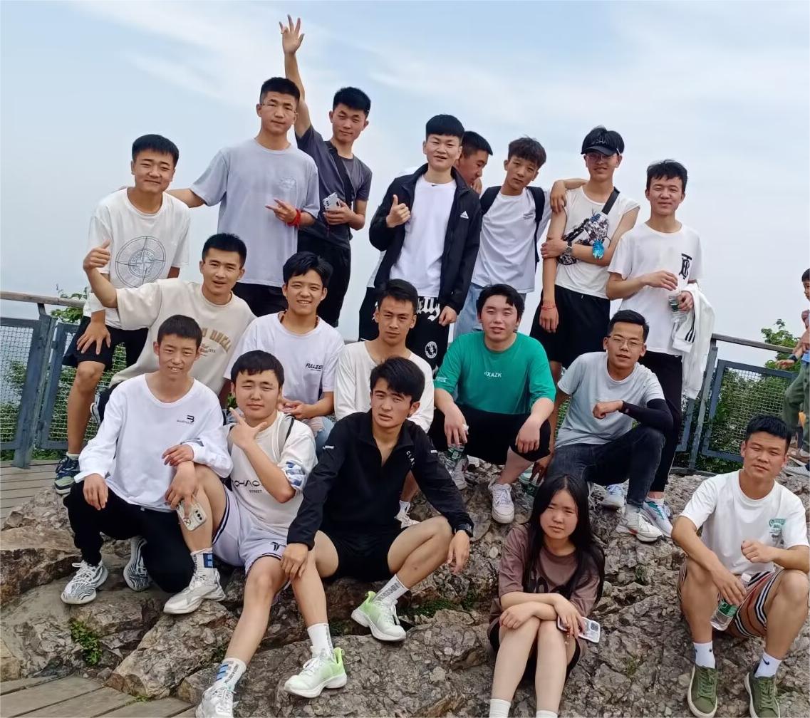 万事皆平淡 唯登紫金山-21物联网青海班登山主题活动_html_m76e48242.jpg