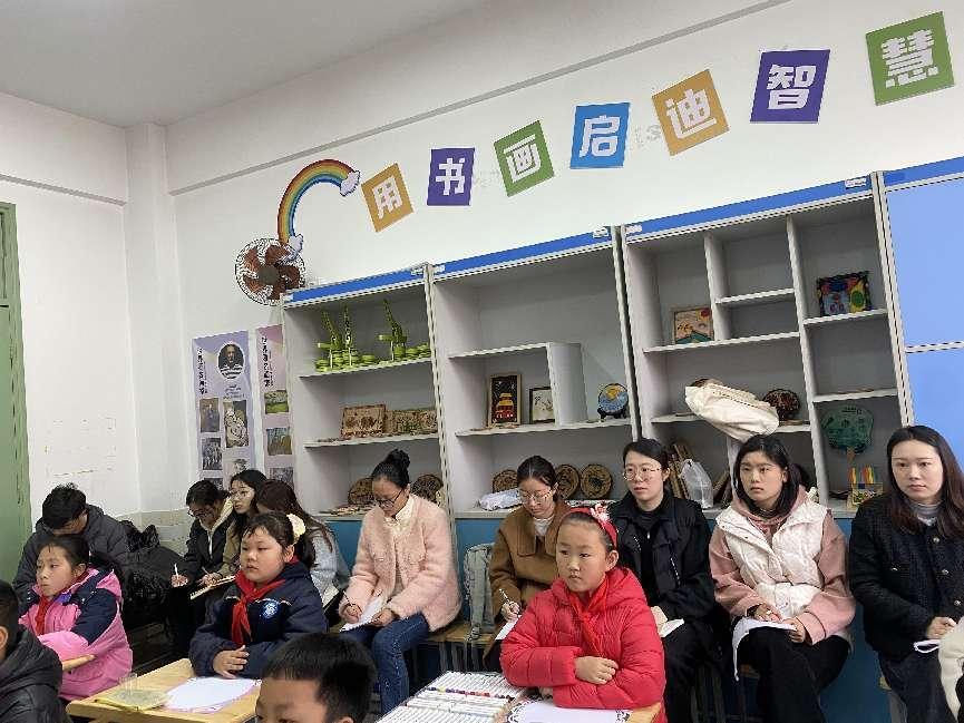 【灵美龙小·校本教研】以美育人 向美而行——龙潭中心小学美术备课组系列活动（二）