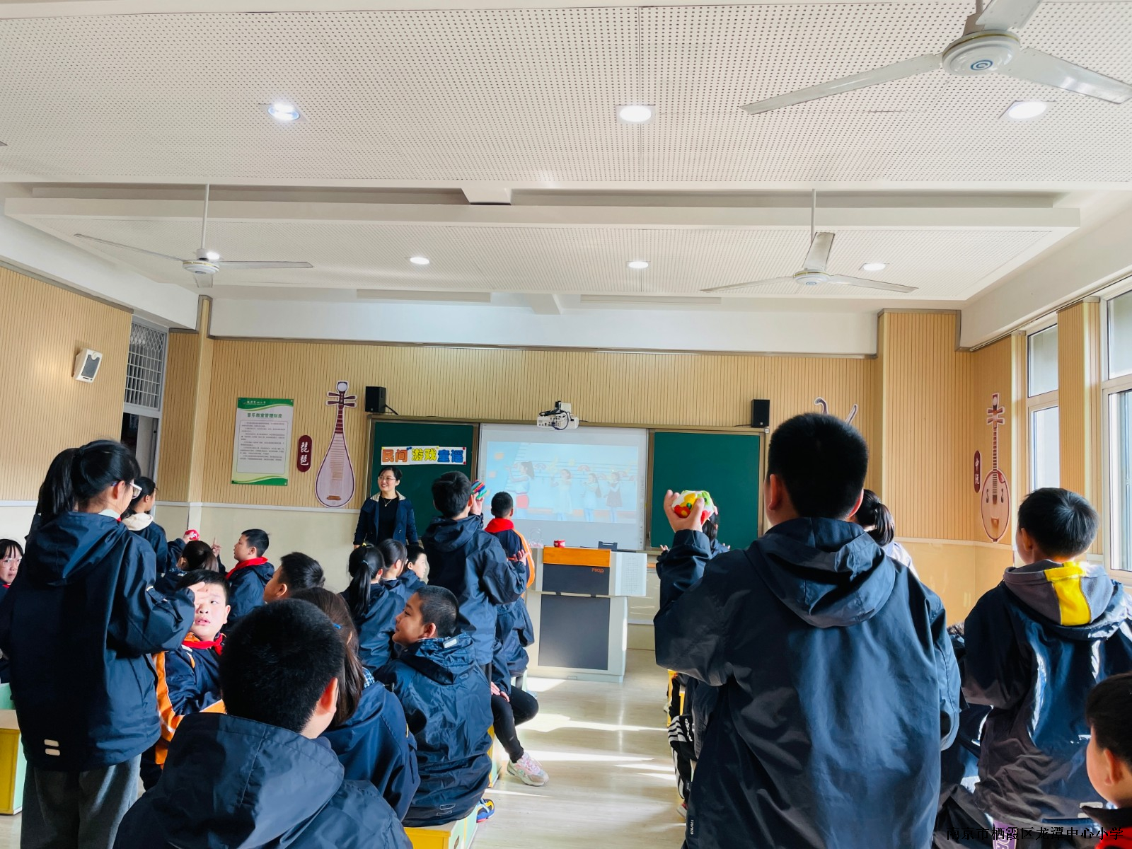 【灵美龙小】聚焦新课标 课例共成长