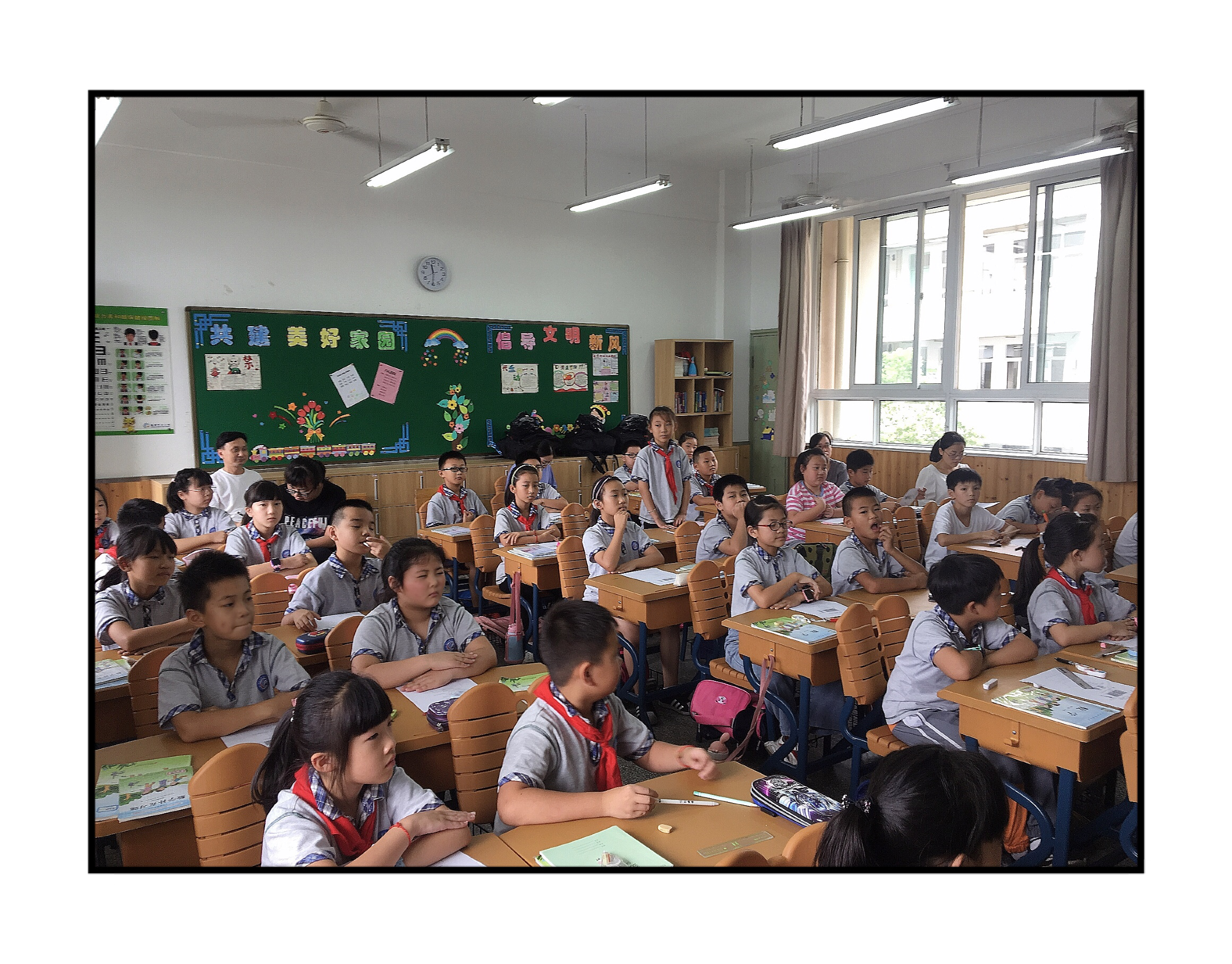 如何让教学内容更加新颖  ——龙潭中心小学江畔人家校区九月数学校本主题教研活动