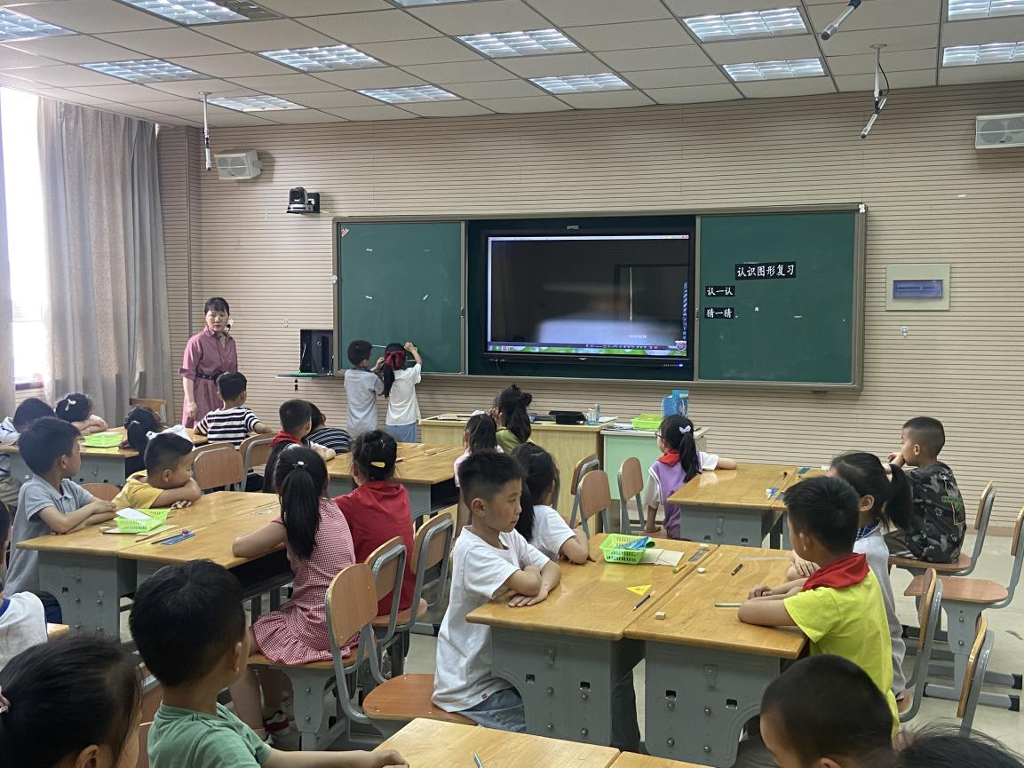 龙小江畔 6月数学 教研活动报导_html_m211ff427.jpg