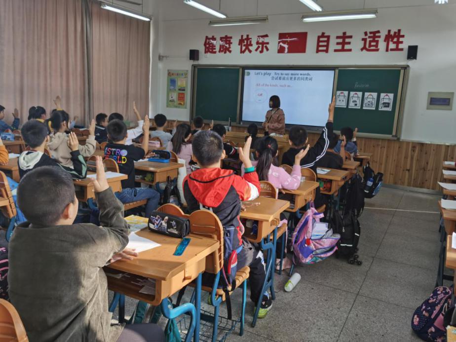 【灵美龙小·江畔】基于学测，巧设活动，综合复习——10月江畔英语教研