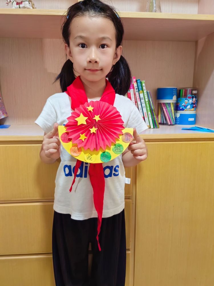 【江畔先锋·团队活动】学习党的二十大，童心筑梦迎国庆——龙潭中心小学江畔人家分校开展国庆节主题系列活动_html_45b82c3b.jpg
