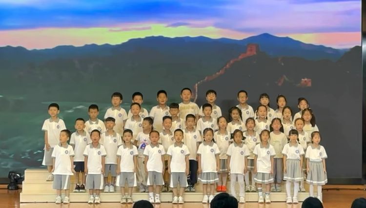 2025.9.28红歌嘹亮 童心向党——龙潭中心小学开展“红领巾爱祖国”校园合唱比赛_html_6a16c180.jpg