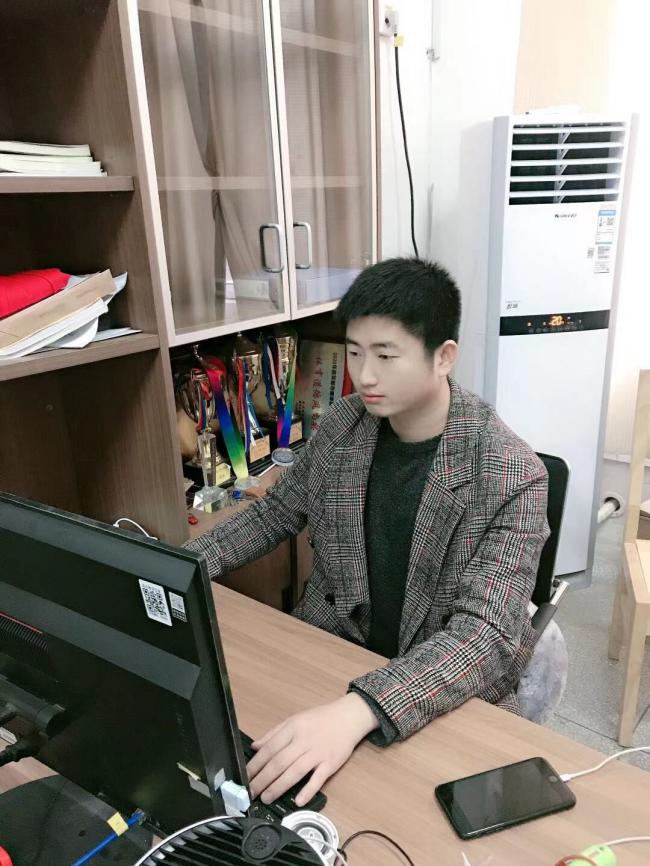 【江畔先锋·榜样教师】龙潭中心小学江畔人家校区王礼鹏老师事迹