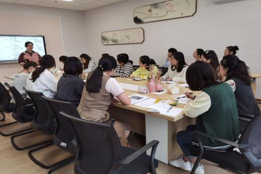 【枫香栖幼】快乐晨锻 健康成长  ——栖霞幼儿园翡翠天域园观察教研组晨间锻炼观察设计活动