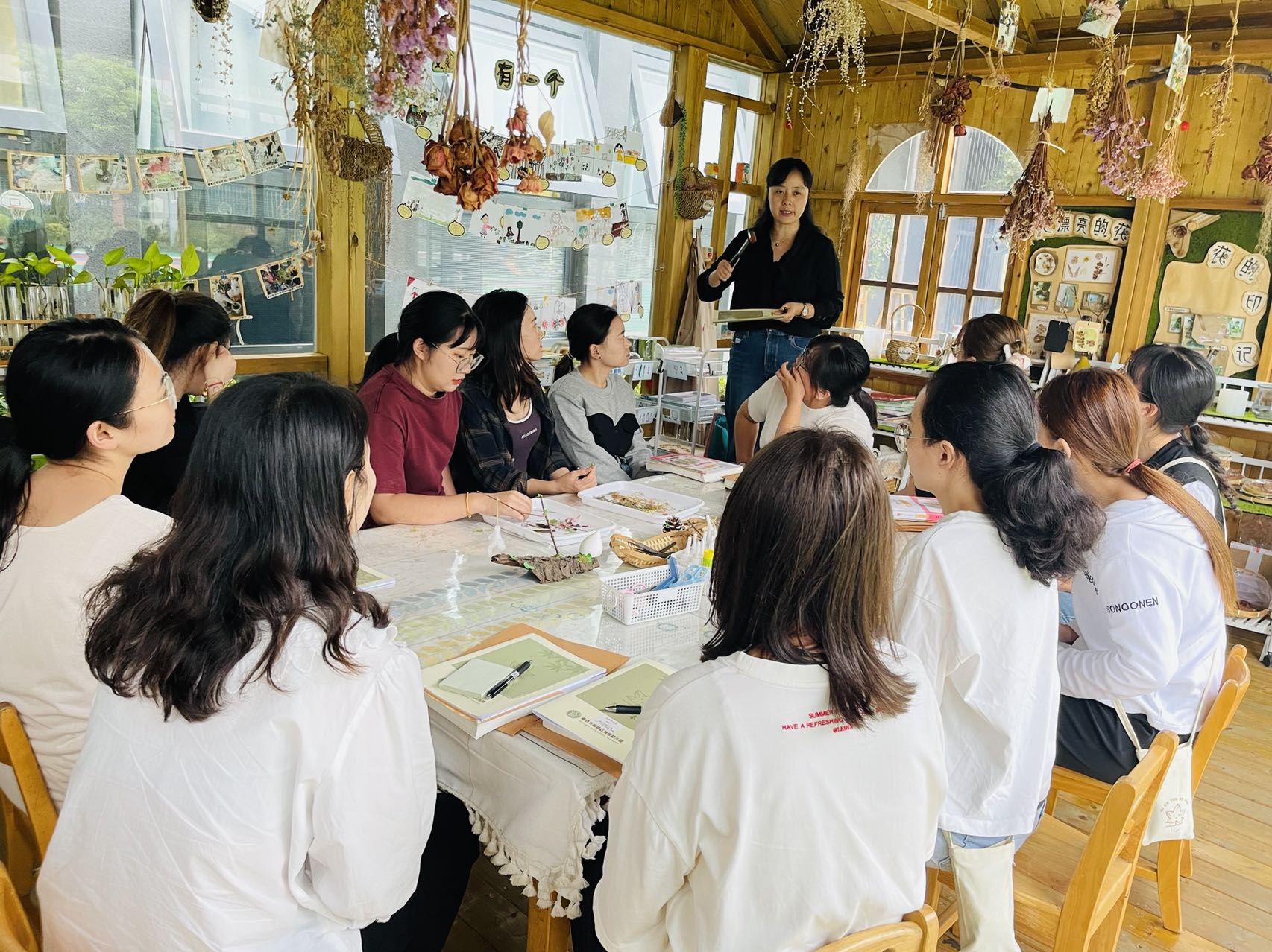 【枫香栖幼】研无止境，共同成长  ——栖霞幼儿园翡翠天域园开展活动