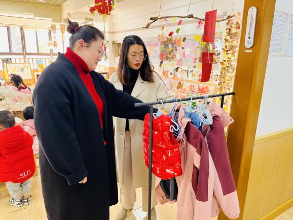 240308护航新学期 引领新篇章——记栖霞幼儿园五福园3月教育教学巡查_html_2db5baea.jpg