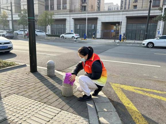 240305三月春风暖人心 雷锋精神伴我行——栖幼石埠湾园“学雷锋”教师志愿者活动_html_552661ca.jpg
