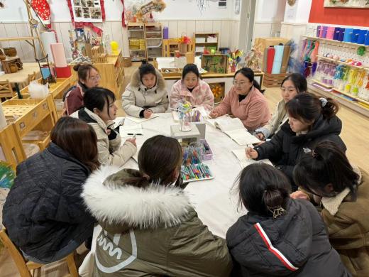 240221聚焦课程审议  推动主题开展——栖霞幼儿园翡翠天悦园小班年级组课程审议活动(1)_html_m76a66115.jpg