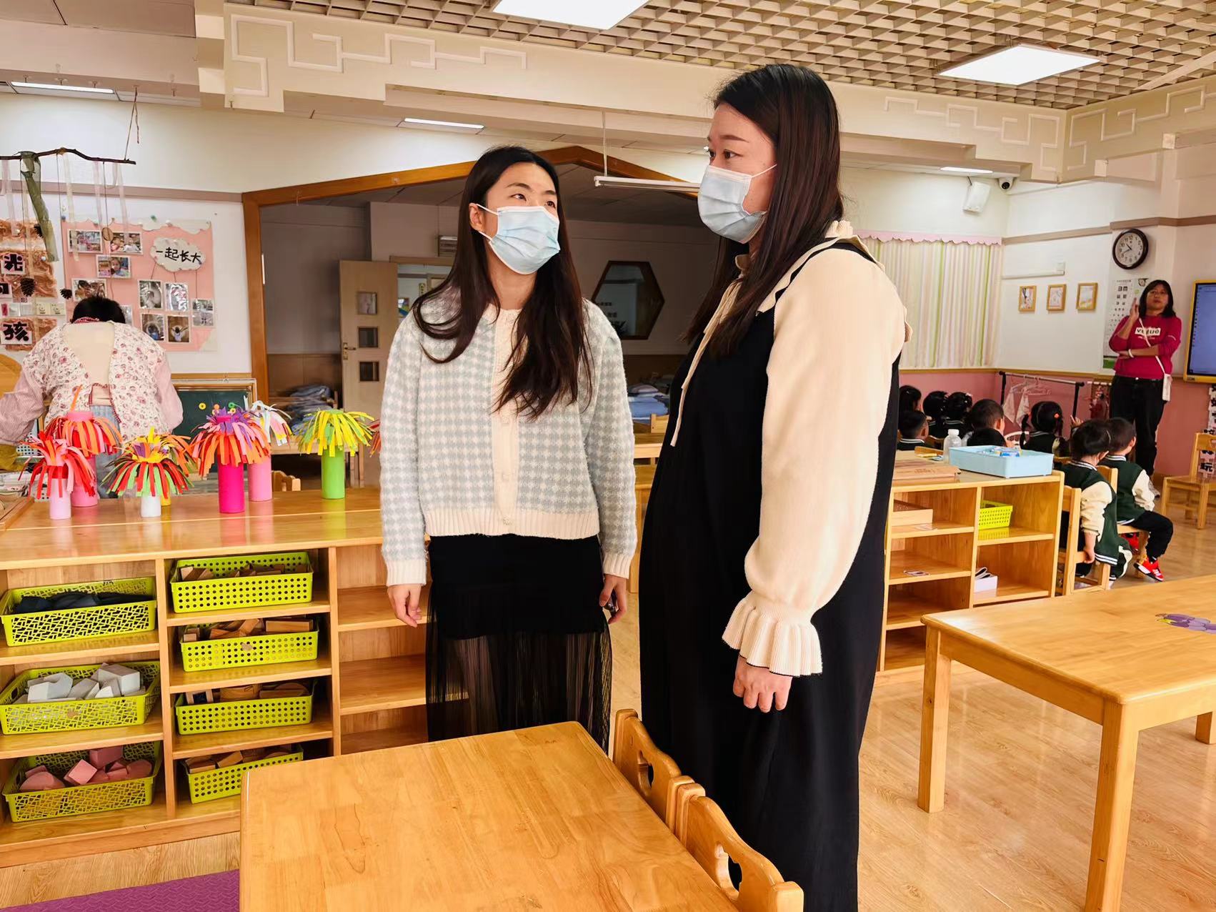 221024关注幼儿游戏 优化材料投放——记栖霞幼儿园五福园10月教育教学巡查_html_m51be3084.jpg