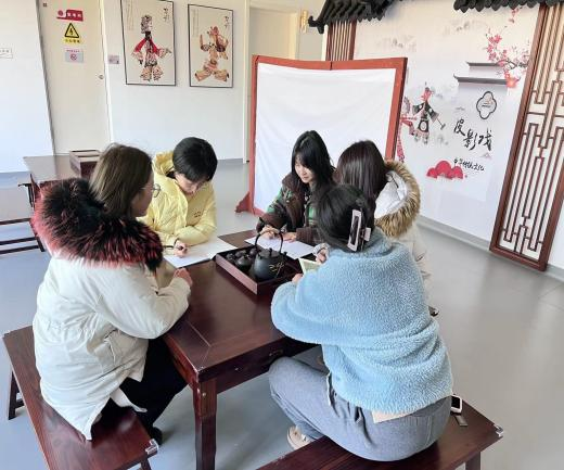 【枫香栖幼】会声会“影”环创 童心同力做“戏”  ——栖霞幼儿园翡翠天悦园环境教研组活动（一）