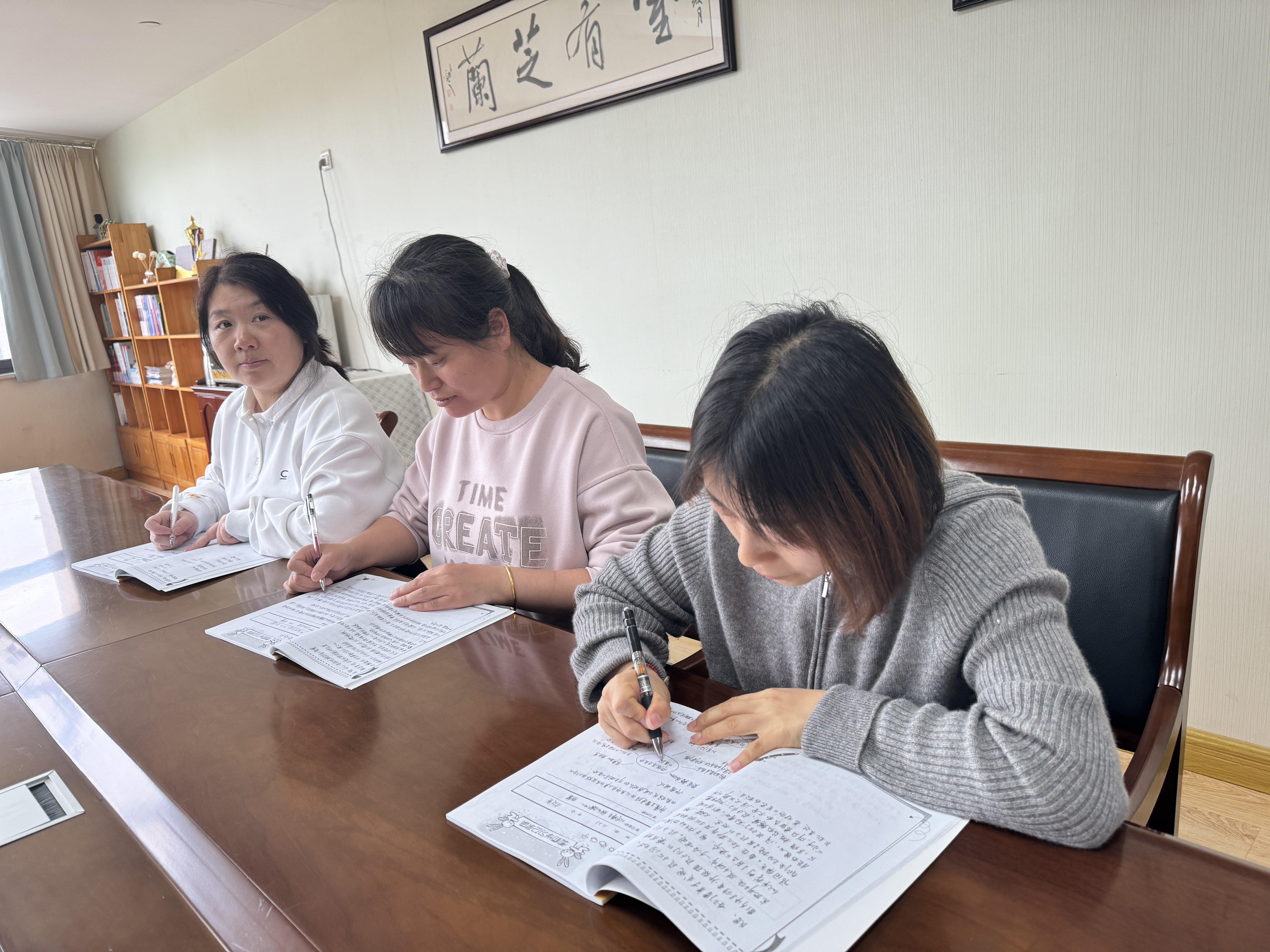 240412知行合一 牢筑师德之魂——栖幼五福园师德师风专项学习活动之观看栖霞区“行知故事”网络直播_html_mfbabd92.jpg