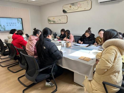 【枫香栖幼】研种植之乐 享自然之趣  ——栖霞幼儿园翡翠天域园科学领域组种植研讨活动