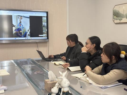 240315立足儿童视角 共研环境创设——记栖霞幼儿园翡翠天域园科学教研组活动_html_396cf47d.jpg