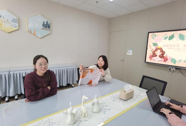  【枫香栖幼】魅力女性 快乐巾帼  ——栖霞幼儿园翡翠天悦园师德主题教师庆祝三八妇女节活动