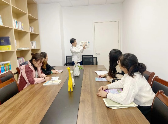 20221111以读促研 共同进步——栖霞幼儿园翡翠天悦园环境教研组活动_html_2e571b3b.jpg