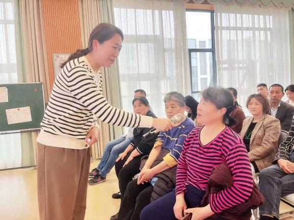 240429家园协同育人 幼小科学衔接——栖霞幼儿园翡翠天域园家校活动_html_m5767a988.jpg