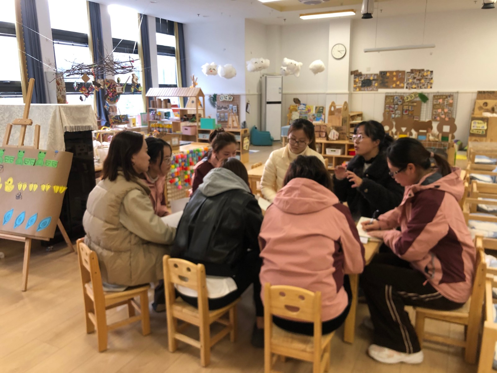 【枫香栖幼】聚焦审议  共思共想  ——栖幼翡翠天域园小班年级组《踏踏响》中审议