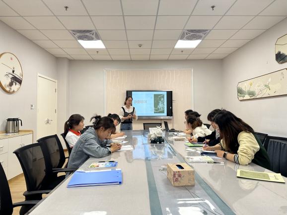 走进沙盘游戏  助力教师成长_html_m3b7a7d8d.jpg