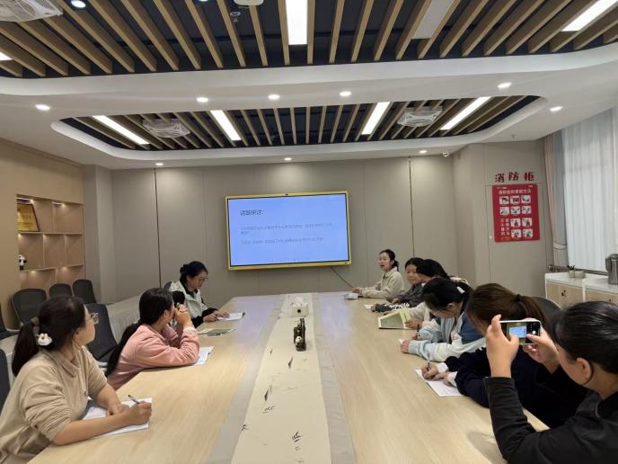 【枫香栖幼】立足欢乐小镇 剖析幼儿行为  ——栖霞幼儿园云栖园观察组活动