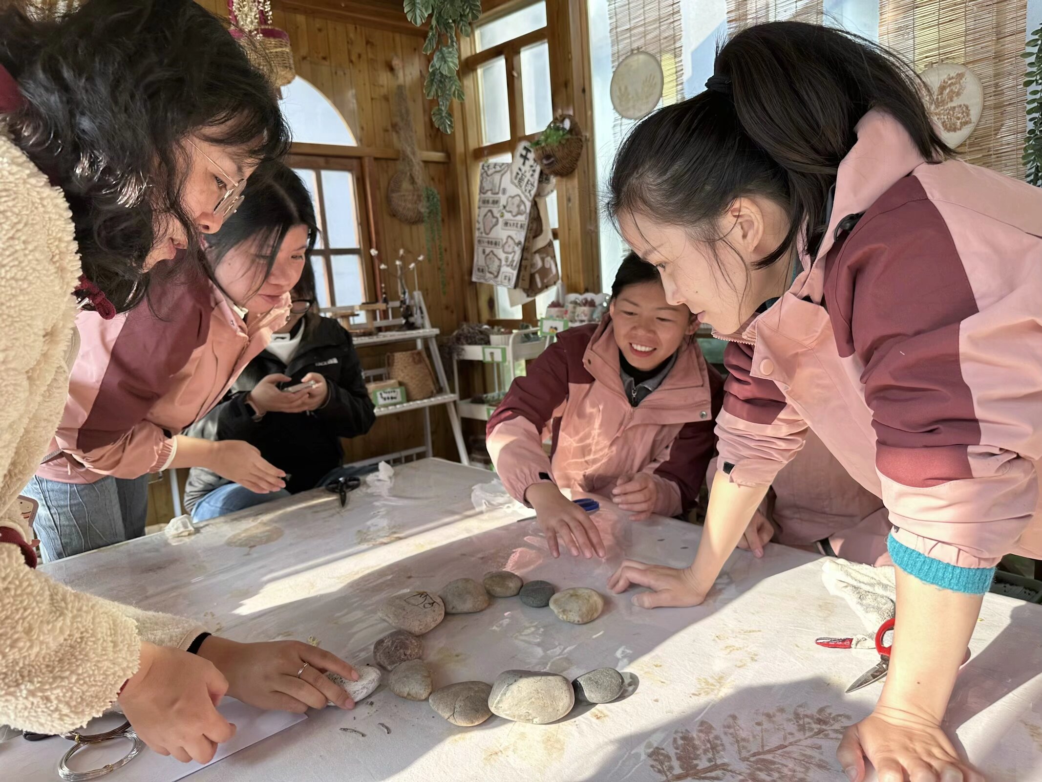 2401121以研促教 聚力前行——栖霞幼儿园翡翠天域园游戏教研活动_html_m67af6cd.jpg