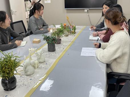 241024专业研讨赋师能 行思共研领前行——栖霞幼儿园翡翠天悦园课程中心组审议_html_56abbba8.jpg