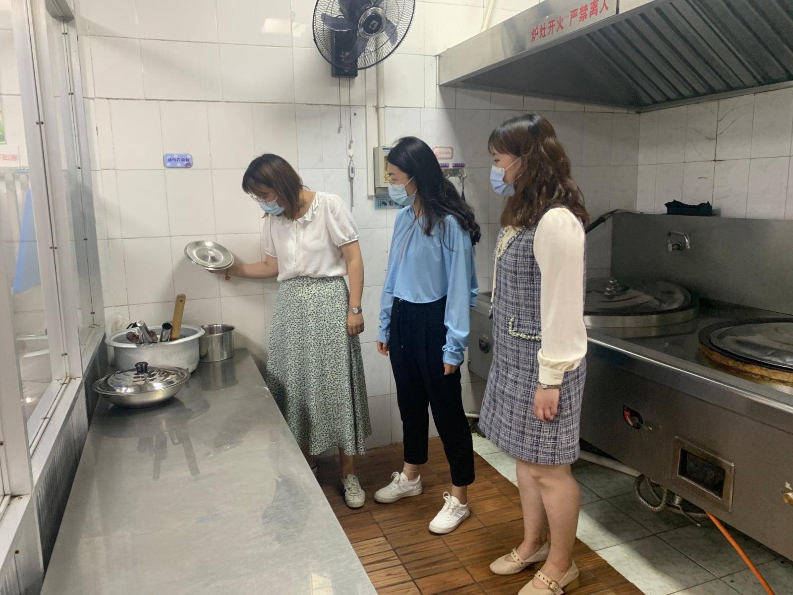 【枫香栖幼】（安全第一）加强安全检查  建设平安校园  ——栖霞幼儿园端午节前安全大检查