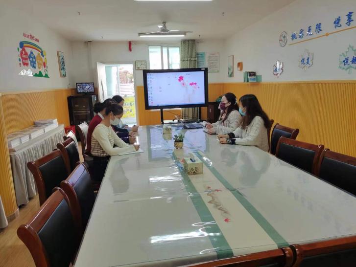 220513审议在先  计划有序——栖霞幼儿园红枫园课程中心组会议（四） （有图）_html_130b1d5b.jpg