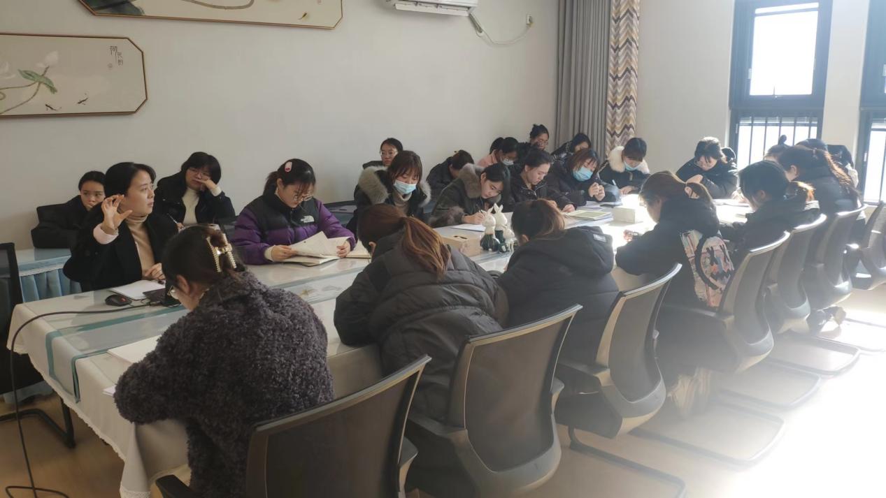 221206以课程促发展 笃行致远促提升——栖幼翡翠天域园幼儿园谈话活动的组织与指导_html_68cb8734.jpg