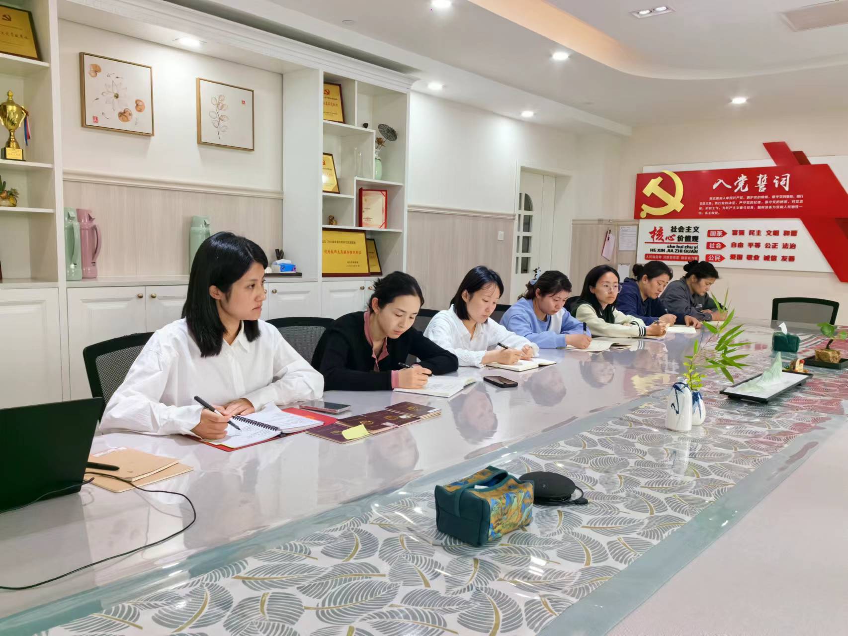 240506传承行知精神 坚守育人初心——栖霞幼儿园石埠湾园师德师风专项学习活动_html_m43574c56.jpg