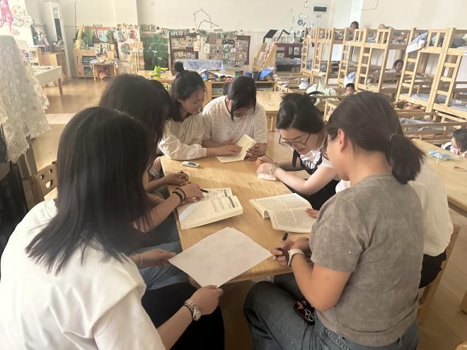 聚焦课题审议 助力专业成长暨栖幼翡翠天域园大班年级组课题审议活动_html_4f0305ee.jpg