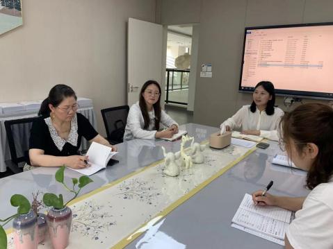 220531齐心研讨 集思广益——栖霞幼儿园翡翠天悦园小班年级组线上课程审议活动(1)_html_123bff7.jpg