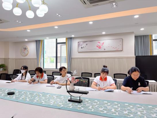 20220530遵纪守法成方圆 克己奉公清风延——记栖霞幼儿园石埠湾园师德学习活动  孙姗姗_html_2a4ca11e.jpg