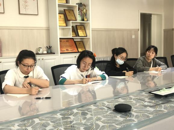 231026环境来“对话” 儿童乐“当家”————栖幼石埠湾园业务学习之让儿童对话环境_html_1dcf9132.jpg