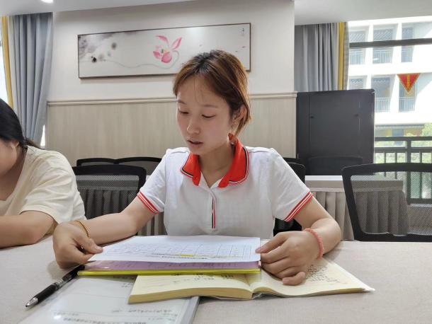 【枫香栖幼】秋风新起航 “艺”路皆芬芳  ——栖霞幼儿园石埠湾园艺术领域教研组活动（一）