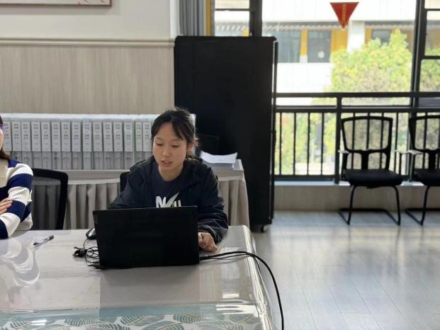 “研”无之境 “艺”同成长——记栖霞幼儿园石埠湾园艺术领域教研组活动（一）  万紫薇_html_m3b6a614f.jpg