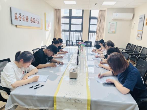 【枫香栖幼】夯实保教理论 提升业务素养 ——栖霞幼儿园翡翠天悦园5月专项评比