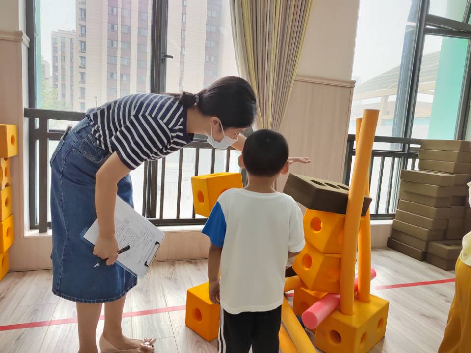 【枫香栖幼】共研建构 筑梦成长  ——记栖幼石埠湾园建构游戏组教研活动